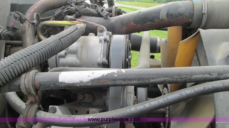 image for item G9462 2005 Freightliner Century Class ST120 semi truck