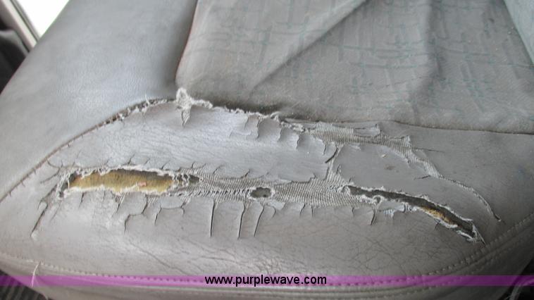 image for item G9462 2005 Freightliner Century Class ST120 semi truck