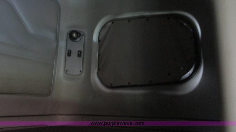 image for item G9462 2005 Freightliner Century Class ST120 semi truck