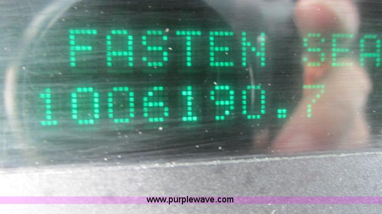 image for item G9462 2005 Freightliner Century Class ST120 semi truck