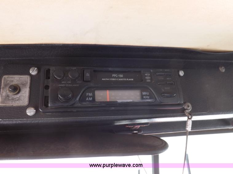 image for item H1875 1989 Kenworth T600 tanker truck