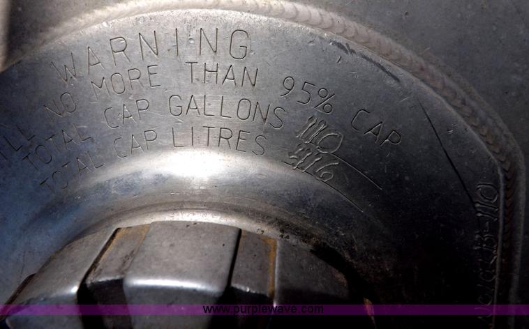 image for item H1875 1989 Kenworth T600 tanker truck