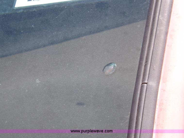 image for item H1875 1989 Kenworth T600 tanker truck