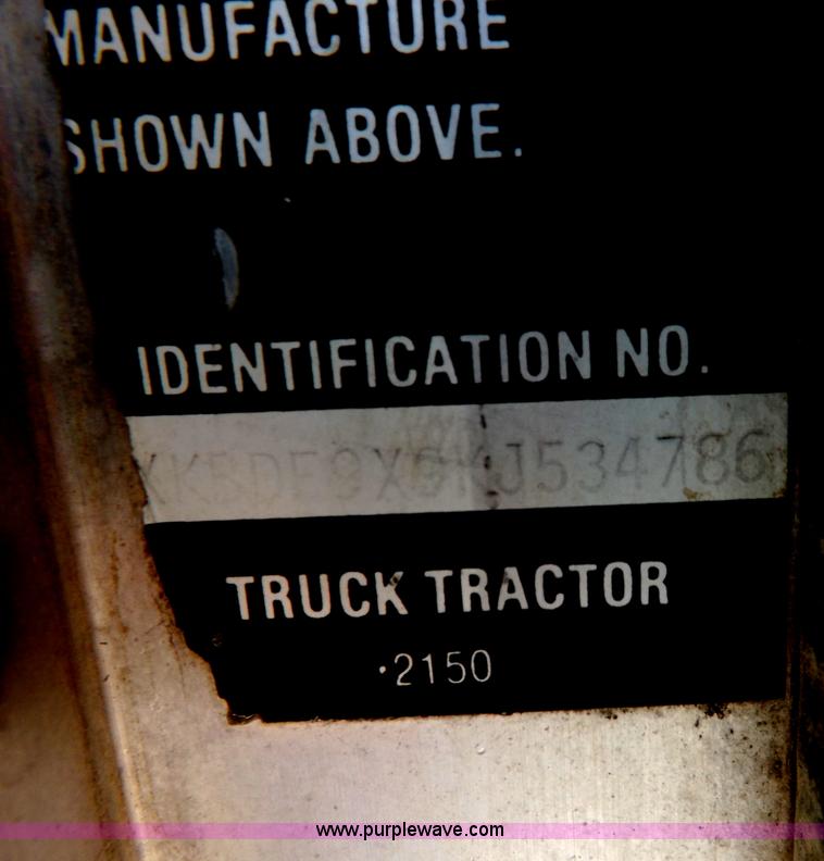 image for item H1875 1989 Kenworth T600 tanker truck