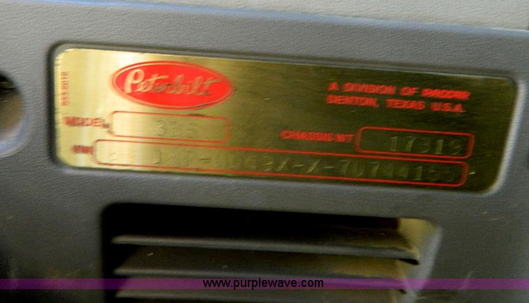 image for item H2440 2007 Peterbilt 386 semi truck