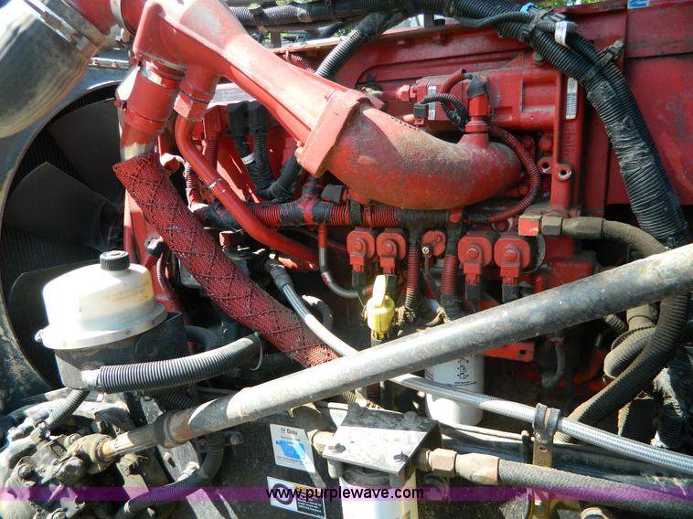 image for item H2440 2007 Peterbilt 386 semi truck