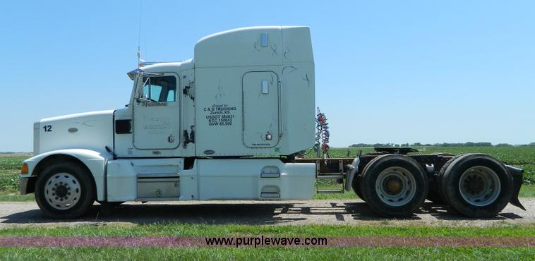 image for item H2453 2000 Peterbilt 377 semi truck