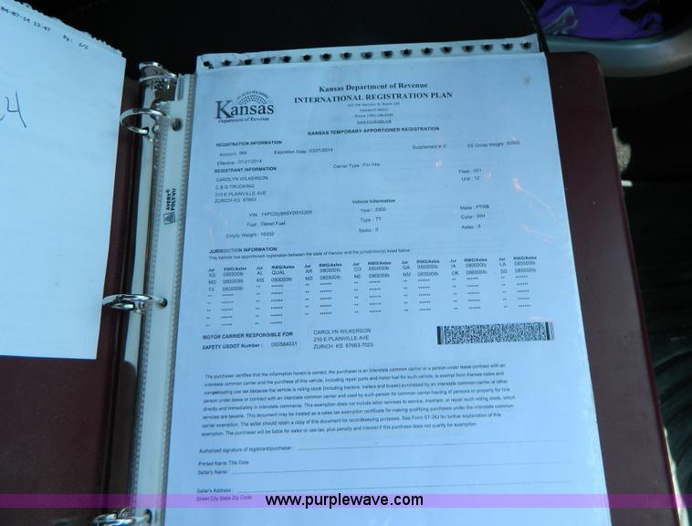 image for item H2453 2000 Peterbilt 377 semi truck