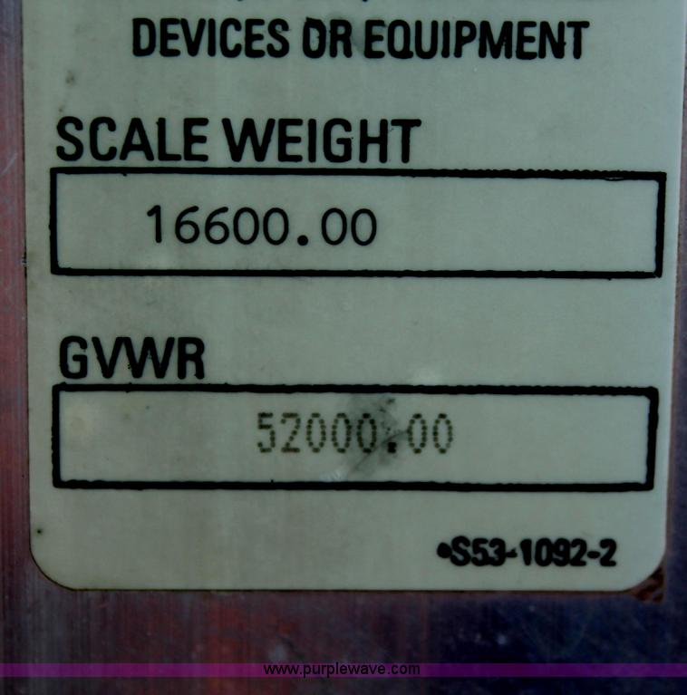 image for item H5636 2004 Kenworth T800 semi truck