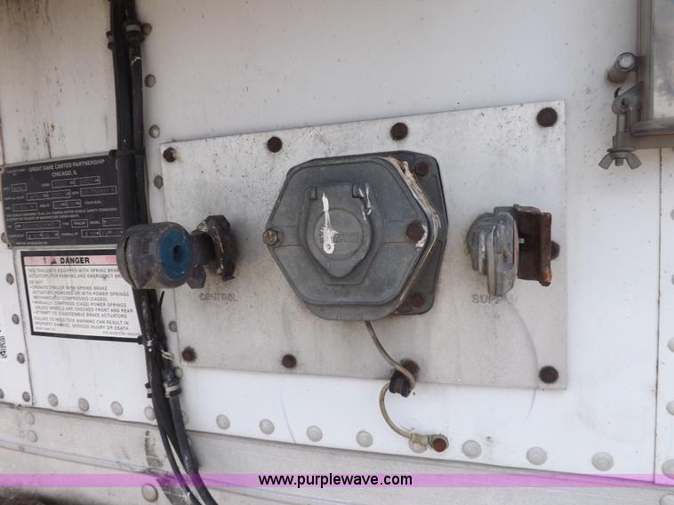 image for item H9230 2000 Great Dane refrigerated trailer