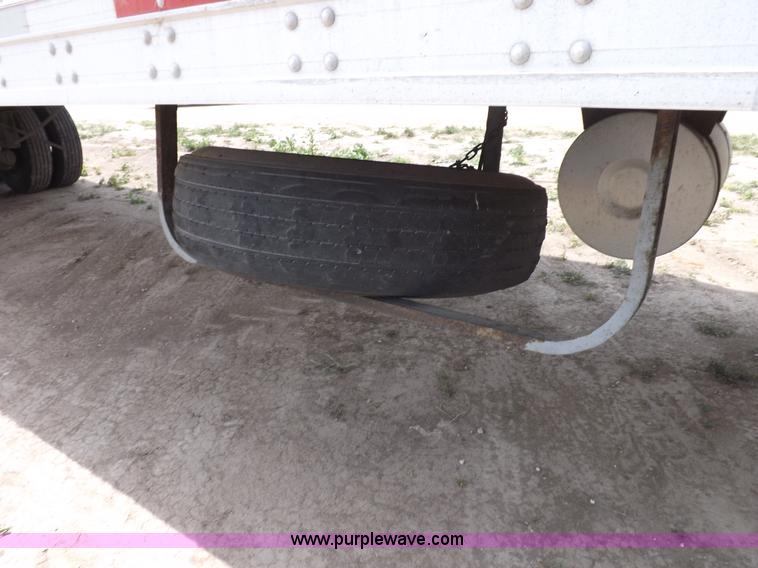 image for item H9230 2000 Great Dane refrigerated trailer