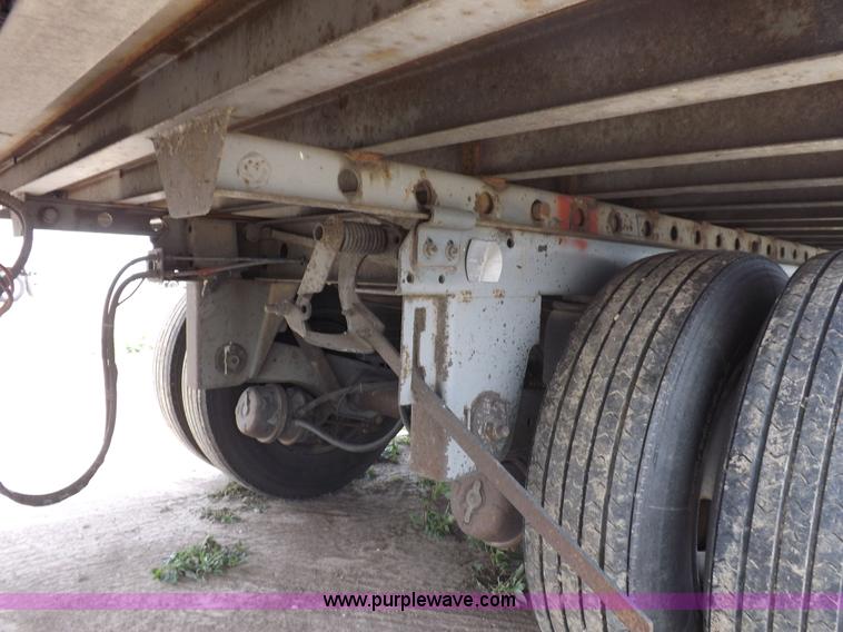 image for item H9230 2000 Great Dane refrigerated trailer