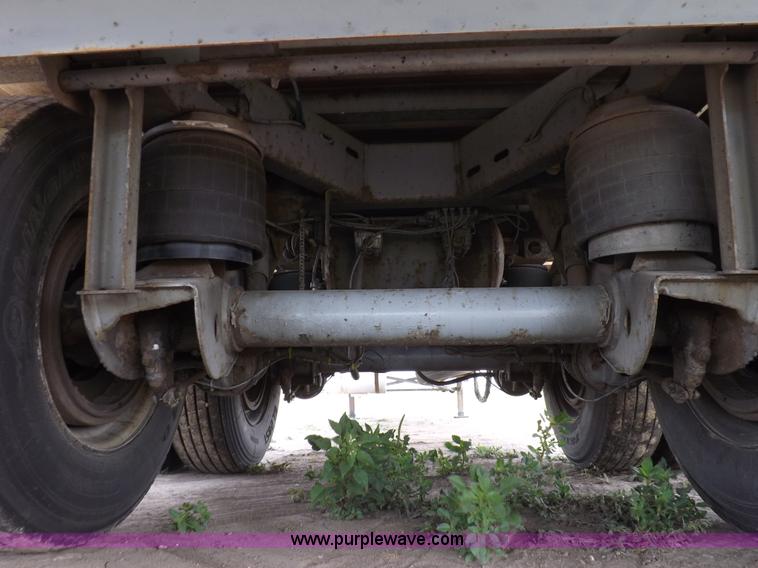 image for item H9230 2000 Great Dane refrigerated trailer