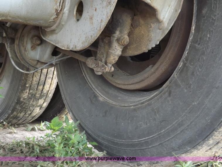 image for item H9230 2000 Great Dane refrigerated trailer