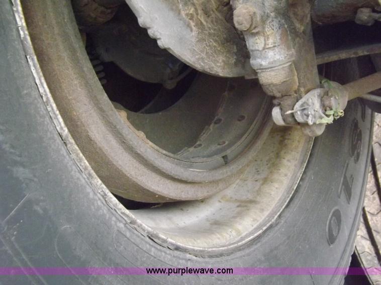 image for item H9230 2000 Great Dane refrigerated trailer