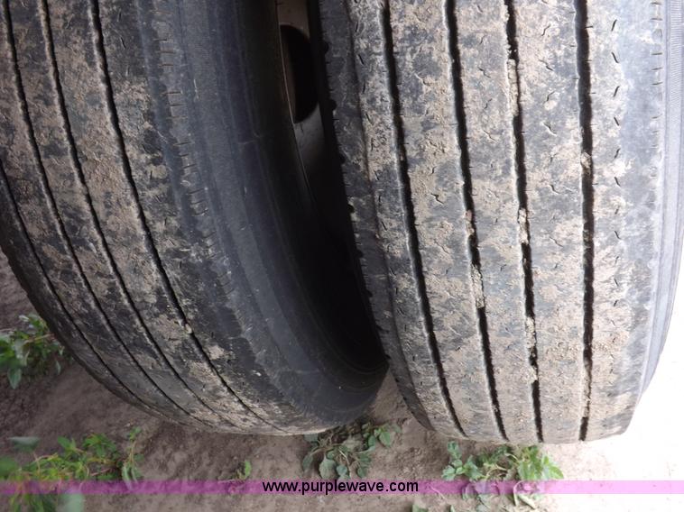 image for item H9230 2000 Great Dane refrigerated trailer