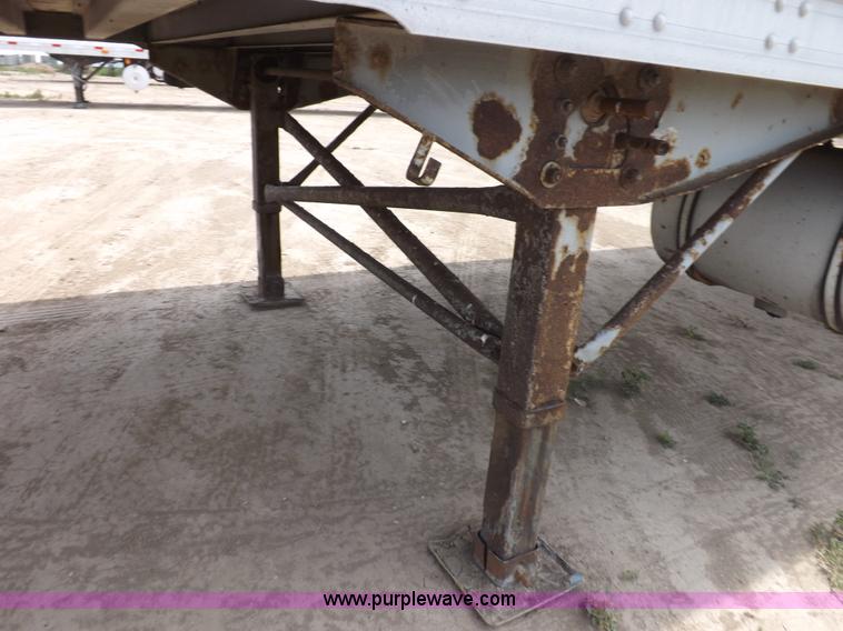 image for item H9231 1999 Great Dane refrigerated trailer