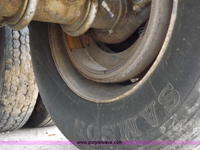 image for item H9231 1999 Great Dane refrigerated trailer