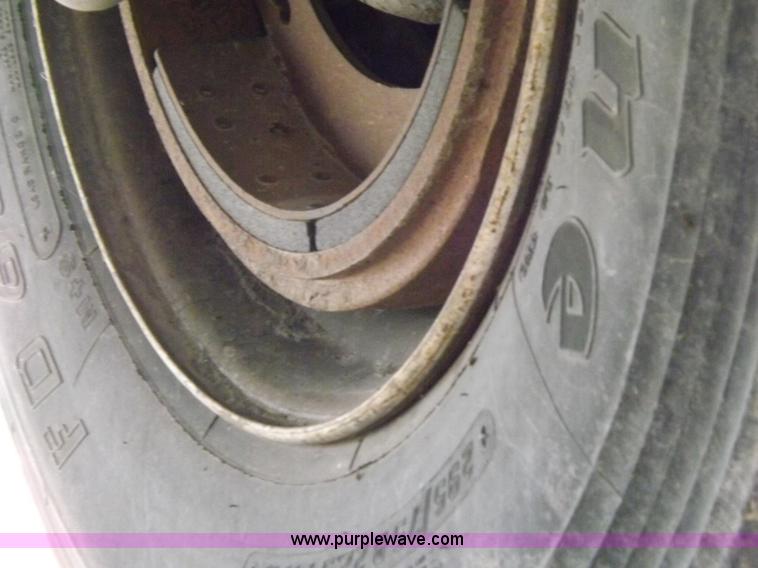 image for item H9231 1999 Great Dane refrigerated trailer