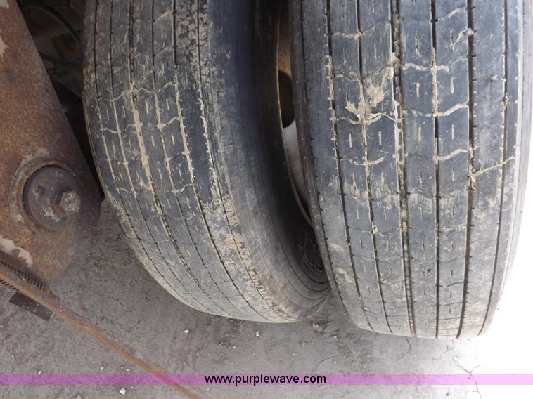 image for item H9231 1999 Great Dane refrigerated trailer