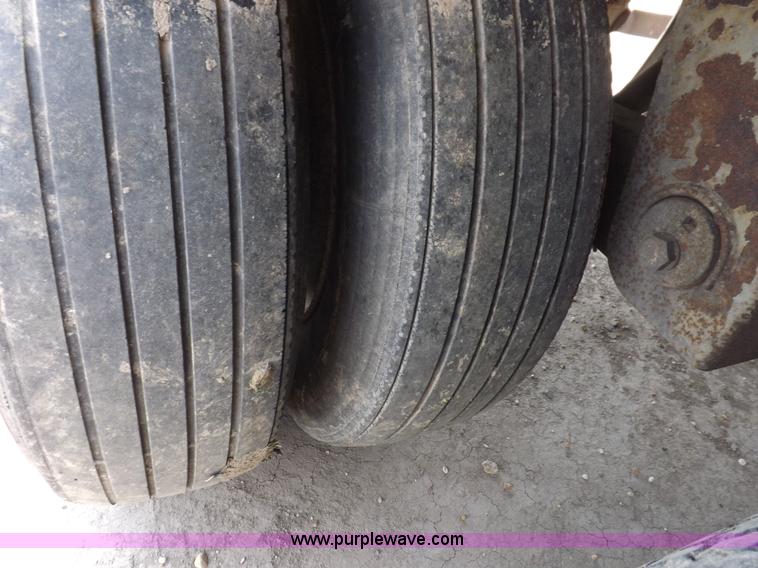 image for item H9231 1999 Great Dane refrigerated trailer