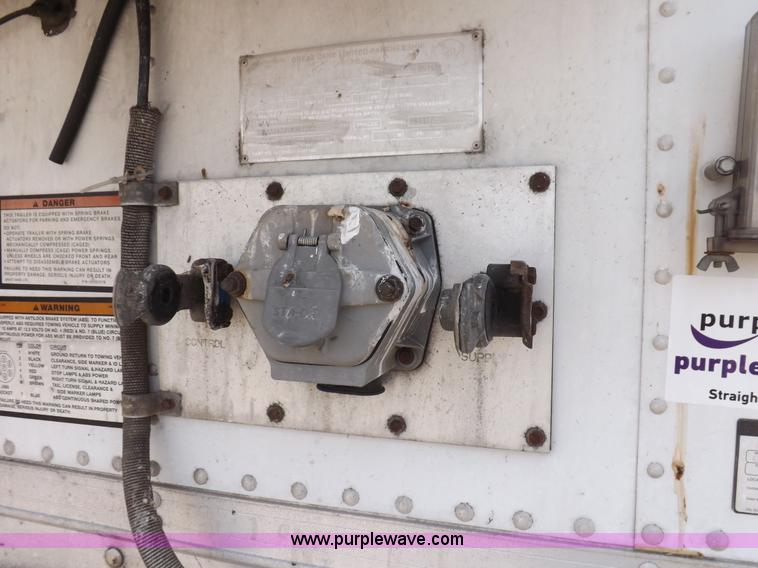 image for item H9232 2005 Great Dane refrigerated trailer