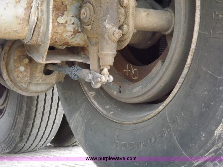 image for item H9232 2005 Great Dane refrigerated trailer