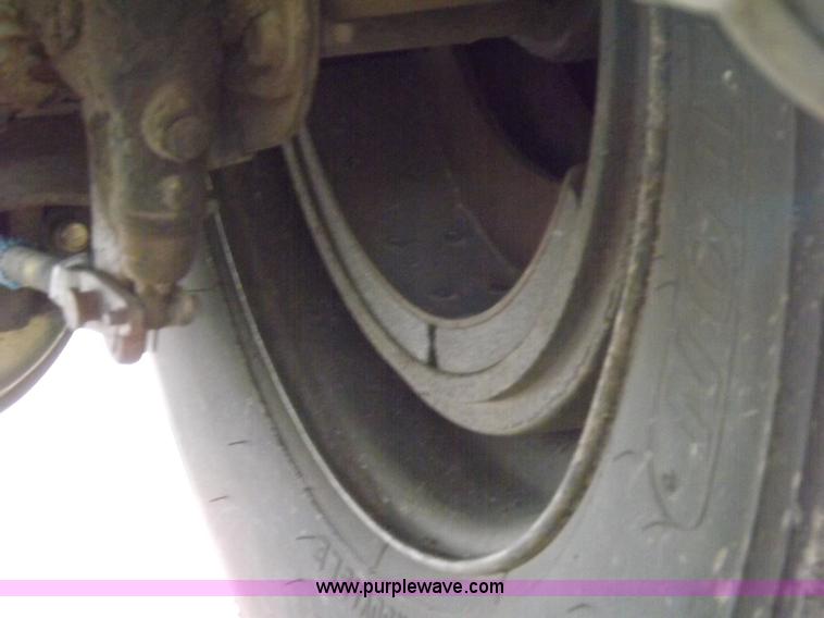 image for item H9232 2005 Great Dane refrigerated trailer