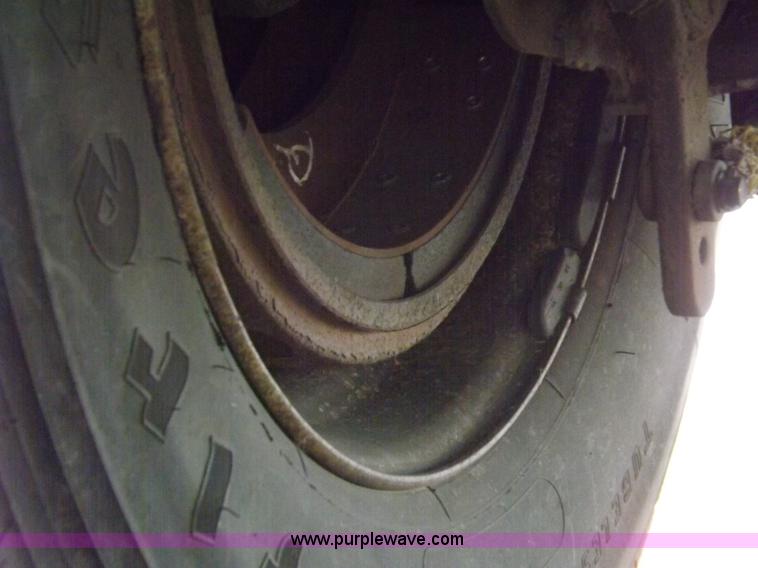 image for item H9232 2005 Great Dane refrigerated trailer