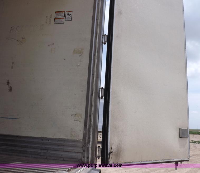 image for item H9232 2005 Great Dane refrigerated trailer
