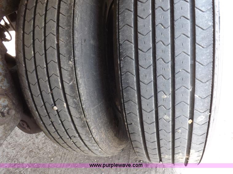 image for item H9232 2005 Great Dane refrigerated trailer