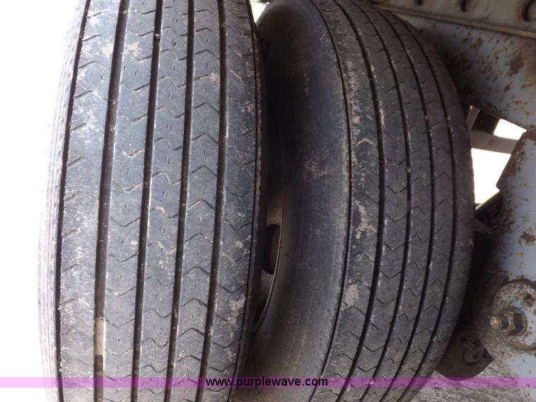 image for item H9232 2005 Great Dane refrigerated trailer