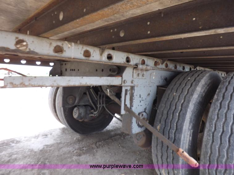 image for item H9233 2003 Utility Refrigerated trailer