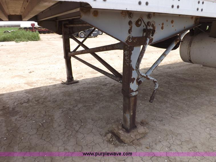 image for item H9234 2000 Great Dane refrigerated trailer