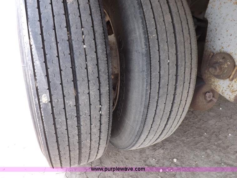 image for item H9234 2000 Great Dane refrigerated trailer