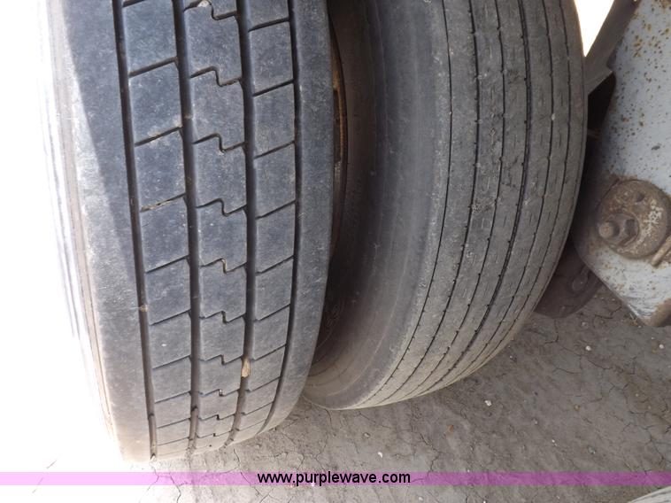 image for item H9234 2000 Great Dane refrigerated trailer