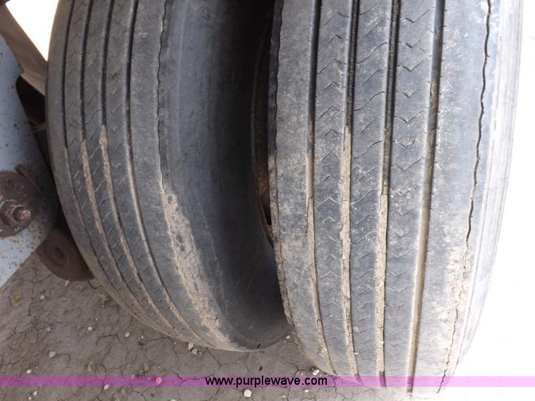 image for item H9234 2000 Great Dane refrigerated trailer