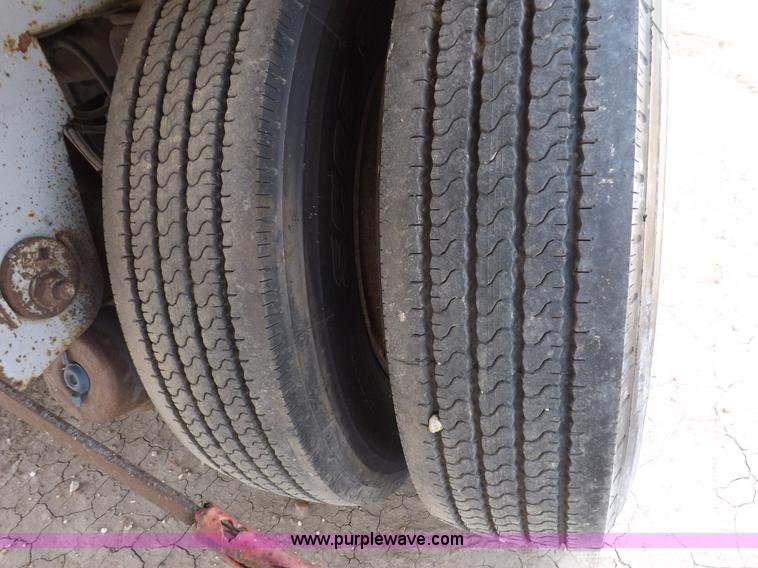 image for item H9234 2000 Great Dane refrigerated trailer