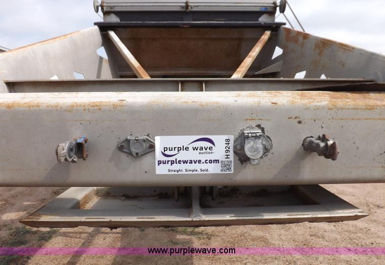 image for item H9248 1993 Trail King TKS4BD0-402 belly dump trailer