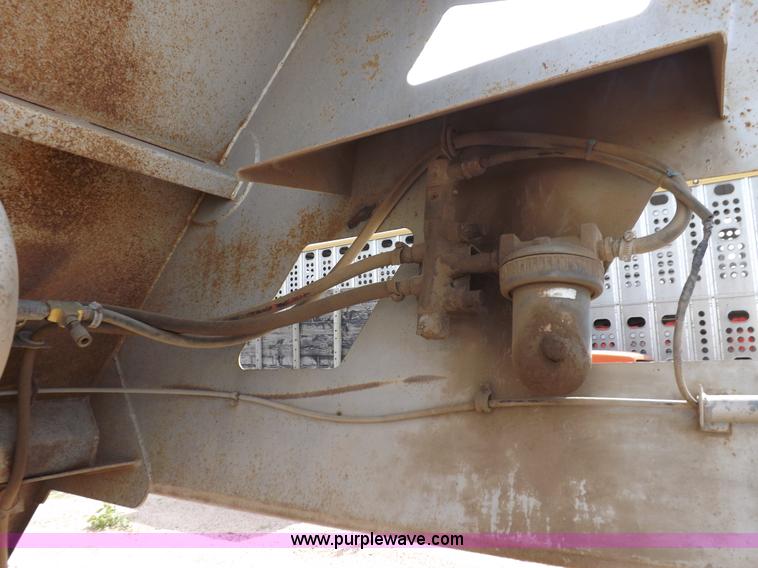 image for item H9248 1993 Trail King TKS4BD0-402 belly dump trailer