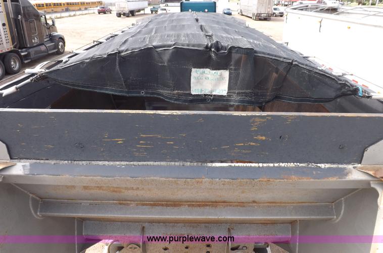 image for item H9248 1993 Trail King TKS4BD0-402 belly dump trailer