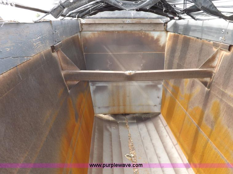 image for item H9248 1993 Trail King TKS4BD0-402 belly dump trailer