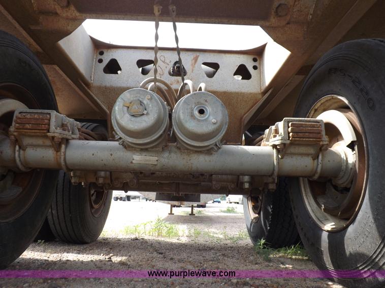 image for item H9248 1993 Trail King TKS4BD0-402 belly dump trailer