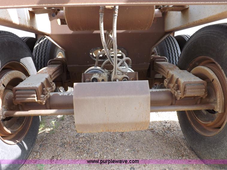 image for item H9248 1993 Trail King TKS4BD0-402 belly dump trailer