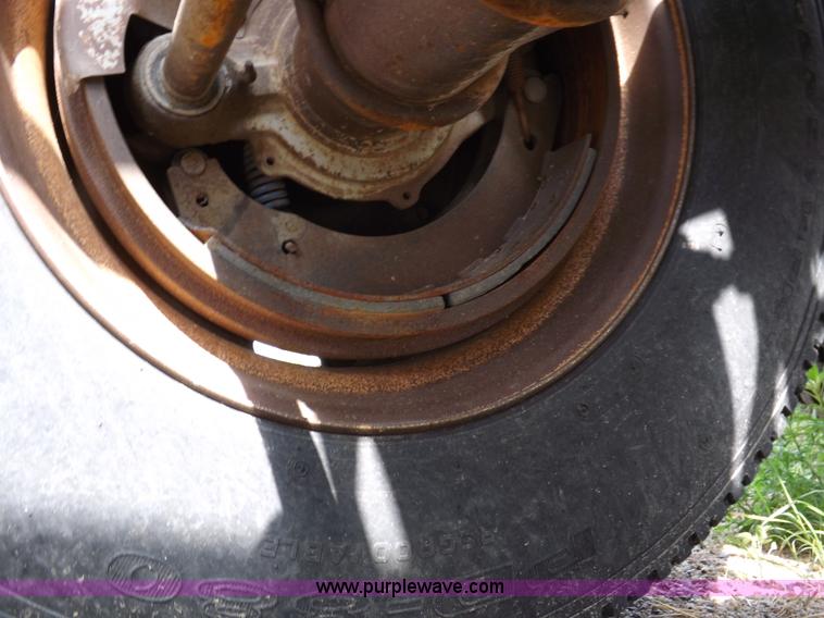 image for item H9248 1993 Trail King TKS4BD0-402 belly dump trailer