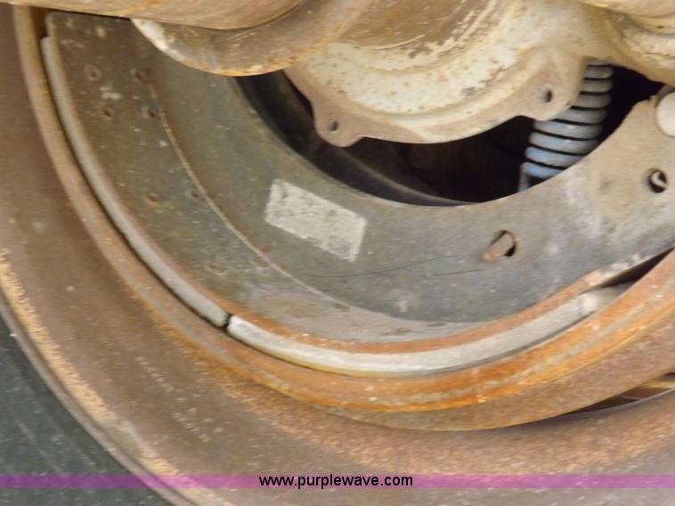 image for item H9248 1993 Trail King TKS4BD0-402 belly dump trailer