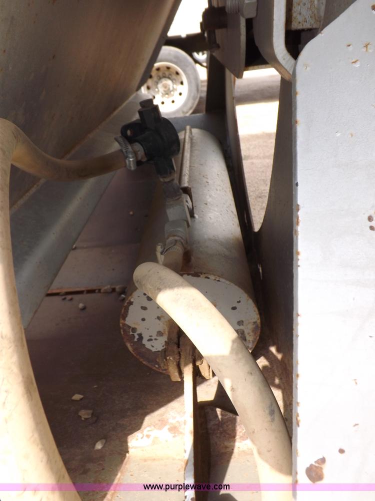 image for item H9248 1993 Trail King TKS4BD0-402 belly dump trailer