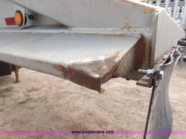 image for item H9248 1993 Trail King TKS4BD0-402 belly dump trailer