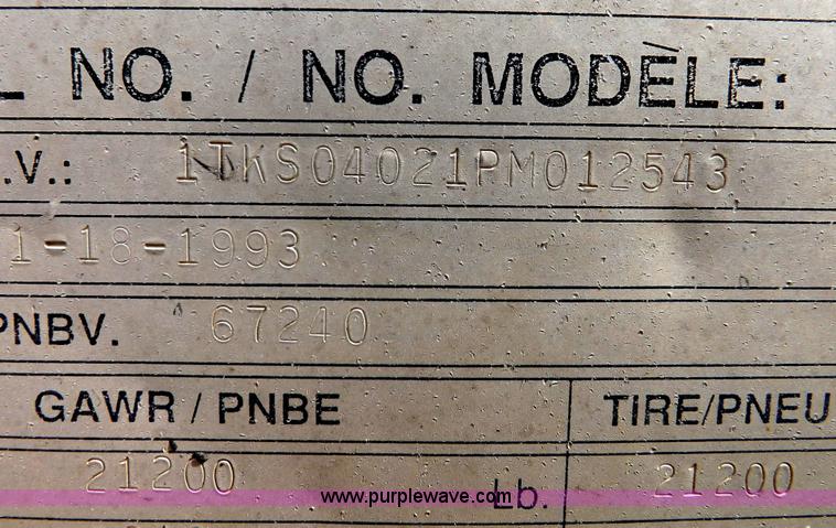 image for item H9248 1993 Trail King TKS4BD0-402 belly dump trailer