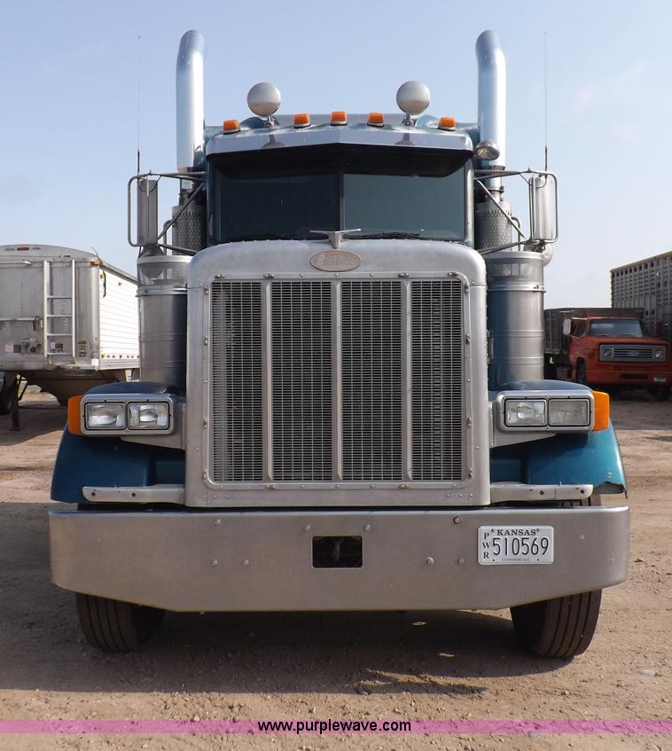 image for item H9249 1996 Peterbilt 378 semi truck